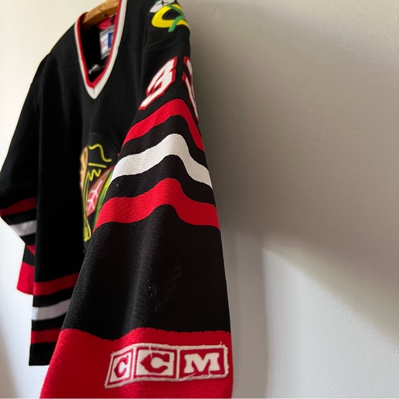 Vintage Chicago Blackhawks NHL Jersey Y2K Size Medium Made in Canada - Picture 4 of 12